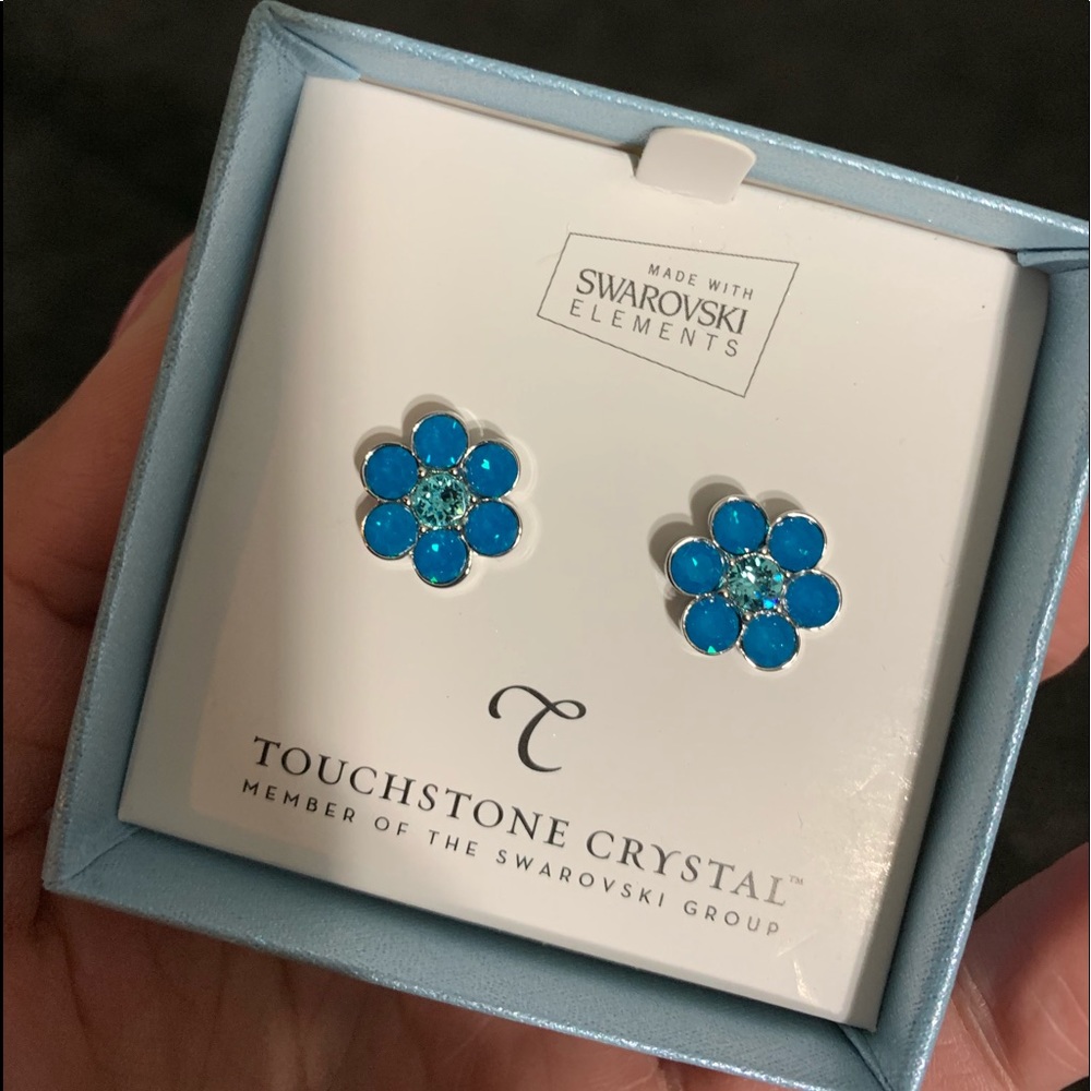 Touchstone painted daisy earrings